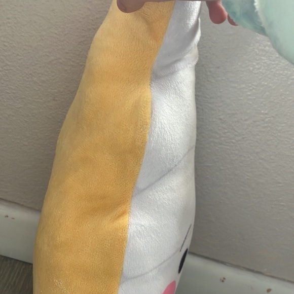 Vanilla ice cream cone with blue bow blushing - Picture 3 of 3